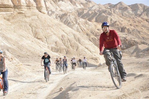 Mountain bike trip in the Negev desert Mountain bike trip in the Negev desert